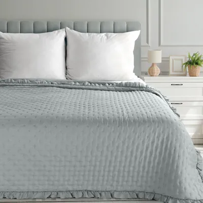 Obrázok produktu pre Romantický prehoz na posteľ s volánom LIBI3 strieborný 220X240 cm sivý