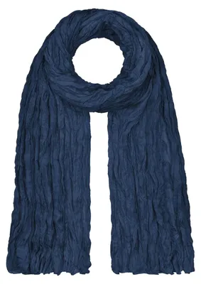 Samaya Breitschal in blau