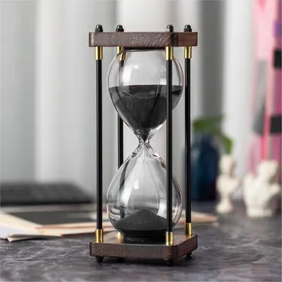 Produktbild von Sanduhr 60 Minuten mit Metall- und Holzrahmen - Schwarz