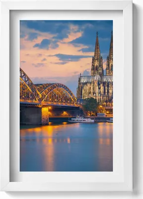 Produktbild von Ansicht des Rathauses– Wandbild mit Rahmen – Gerahmtes Bild  – Wanddekoration – 20x30 cm – Weiß
