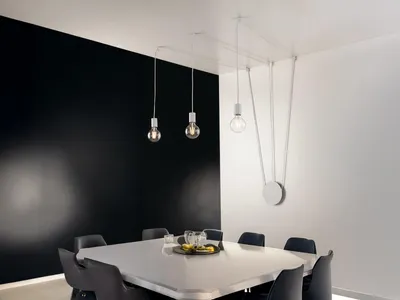 Produktbild von Außergewöhnliche Pendelleuchte 3-flammig in Weiß - Designerlampe für Wandmontage