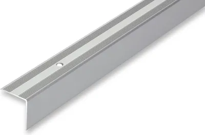 Produktbild von (14,64EUR/m) 30 x 32 x 1180 mm Treppenwinkel silberfarben gebohrt inkl. Montageset Treppenkantenprofil Treppenkante
