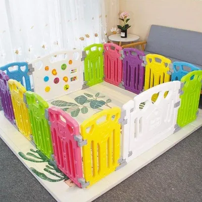 Produktbild von Kunststoff Baby Box mit Spielbrett und Tür, 14 Paneelen