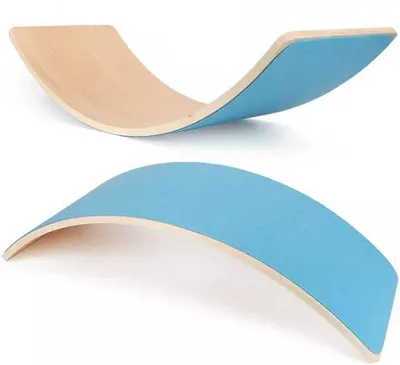 Imagen del producto de Tabla de equilibrio para niños – Fabricada en madera – con revestimiento de fieltro