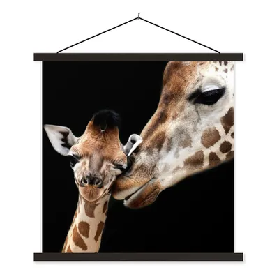 Produktbild von MuchoWow® Textilposter Giraffe - Tiere - Schwarz - Porträt - Tiere 60x60 cm mit schwarzem Rahmen - Posteraufhänger