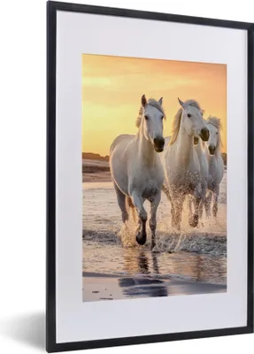 Produktbild von MuchoWow® Gerahmtes Poster Pferde - Sonne - Meer - Strand - Tiere 40x60 cm - Poster mit Schwarzem Bilderrahmen Wandposter Rahmen Foto Bilder - Poster in Rahmen