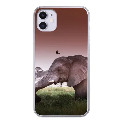 Produktbild von MuchoWow® Handyhülle Schutzhülle Hülle für iPhone 11 Elefant - Gras - Sonne - Tiere Silikon Softcase Handy Hülle - Handytasche