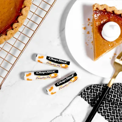 Immagine prodotto di ChapStick | Balsamo per labbra, Protezione antigelo, Rossetti, Idratante | Torta di zucca, 4g