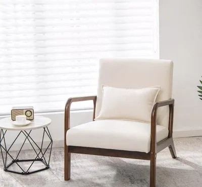 Immagine prodotto di Poltrona lounge in legno e gomma color beige con cuscini e piedini antiscivolo, ideale per il soggiorno, la camera da letto o l'ufficio