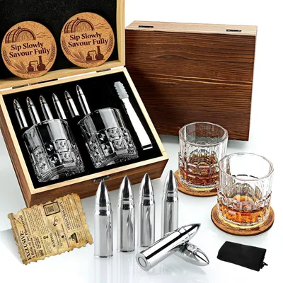 Productafbeelding van Whisky cadeau set met glazen en koelstenen, in een houten doos