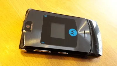 Produktbild von Mo­to­ro­la RAZR V3i Schwarz Chrom -   -