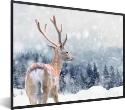 Produktbild von MuchoWow® Gerahmtes Poster Winter - Hirsche - Tiere 40x30 cm - Poster mit Schwarzem Bilderrahmen Wandposter Rahmen Foto Bilder - Kunstposter - Wanddekorationen