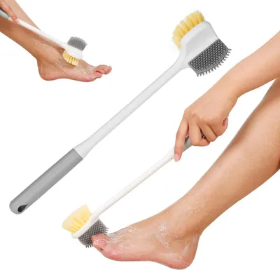 Image de Brosse à laver les pieds multifonctionnelle avec long manche et fonction de nettoyage des orteils