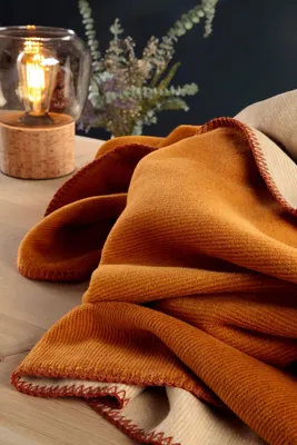 Produktbild von Biederlack Plaid mit Zierstich Melange Doubleface Farbe ocker-beige Größe 150 x 200