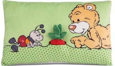 Produktbild von NICI Kuschelkissen Bär Milo mit 2-D Radieschen 43 x 25cm, Weiches Plüsch, Flauschiges Kuscheltierkissen mit Teddybär für Mädchen, Jungen & Babys, Rechteckiges Plüschkissen - 49449