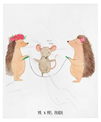 Produktbild von Mr. & Mrs. Panda Decke Igel Seilhüpfen - Weiß - Geschenk, Tagesdecke, Winterdecke, Lustige Sprüche, Maus, Kindergarten, Seilspringen, Kuscheldecke, Bettdecke, Kinder