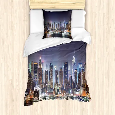 Produktbild von ABAKUHAUS New York Bettbezug Set für Einzelbetten, Manhattan-Skyline nachts, Milbensicher Allergiker geeignet mit Kissenbezug, 135 cm x 200 cm - 80 x 80 cm, Blau und Orange