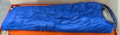Produktbild von Marmot Micron 15 Regular Daunenschlafsack (Herren bis -13,3°C / max. Körpergröße 183cm / Gewicht 1,13kg) Surf/Arctic Navy