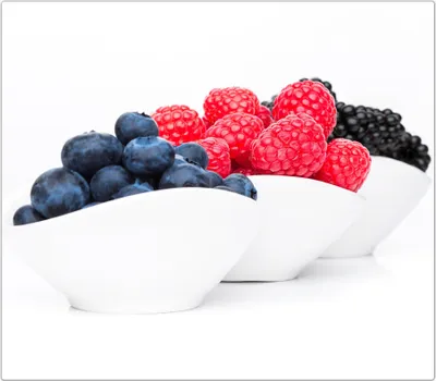 Produktbild von Spritzschutz Herdabdeckplatte Schneidebrett aus Glas Himbeeren und Heidelbeeren 1-Teilig (60x52cm)