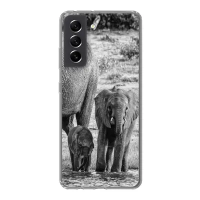Produktbild von MuchoWow® Handyhülle Schutzhülle Hülle für Samsung Galaxy S21 FE Elefant - Wasser - Tiere - Schwarz - Weiß Silikon Softcase Handy Hülle - Mobiltelefonhülle