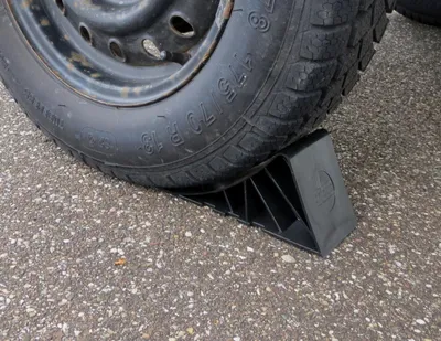Produktbild von AIV Unterlegkeil Bremsklotz Hemmschuh schwarz 209251