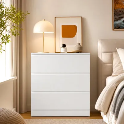Produktbild von Breiter Nachttisch Weiß Hochglanz 78x36x78cm, 3 Schubladen, E1-MDF, leise Schienen für Schlafzimmer