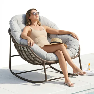 Produktbild von LVHOM Schaukelsessel Garten mit gepolstertem Kissen, Rattanstuhl mit Stahlrahmen, Schaukelstuhl Outdoor Loungesessel, Sessel für Balkon, Hellgrau