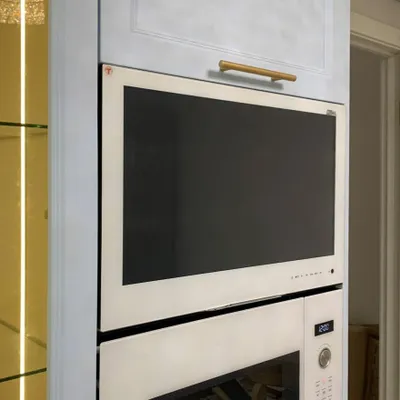 Zdjęcie produktu dla Wbudowany Smart telewizor do kuchni AVS240WS (Biały)