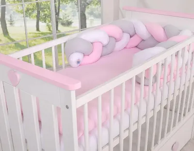 Produktbild von Flätad Schutzkissen für Babybett weiß grau rosa 180 cm Knot Pillow handgenäht geflochten Baumwolle ECO FILLBALL