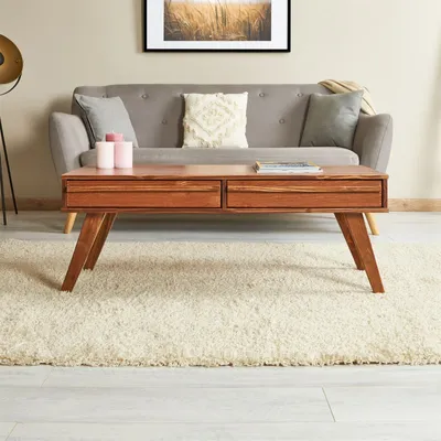 Produktbild von Couchtisch JONA mit 2 Schubladen im Skandi Look, moderner Beistelltisch mit Holzfüßen, eleganter Sofatisch aus massiver Kiefer in Kastanie