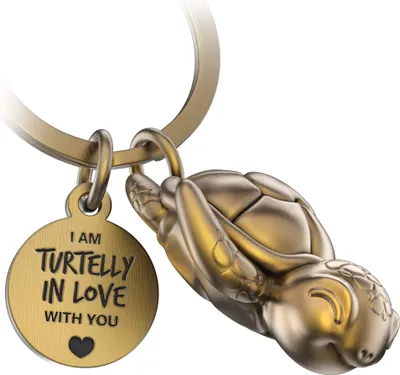 Immagine prodotto di FABACH Portachiavi tartaruga Snappy con cuore e incisione - Dolce portachiavi tartaruga - Amore tartaruga portafortuna come regalo per i partner - Turtelly in Love