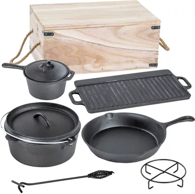 Produktbild von ACTIVA Dutch Oven 7-teiliges Set in Holzkiste, Gusseisen, mit Kochtopf, Stieltopf, Grillplatte, Pfanne, Deckelheber und Untersetzer, 20080