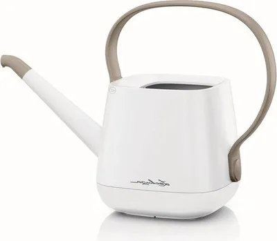 Image de Arrosoir blanc de 17 litres pour jardiner et arroser avec style