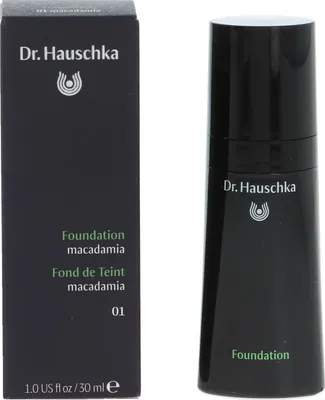Produktbild von Dr. Hauschka 4020829045101, Pumpenflasche, Creme, Jeder Hauttyp, Feuchtigkeitsspendend, Schutz, Farbkorrektur, Nährend, Beige, macadamia