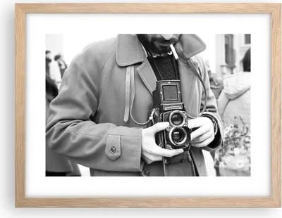 Produktbild von Gerahmtes Poster - Rahmen in heller Eiche - Die Kamera Retro Vintage - 40x30 cm - Wand Bild - Wanddeko - Wandbilder - Kunstposter - Wandposter - Bilderrahmen - Bilder - Kunstdruck - P2NAA40x30-5009
