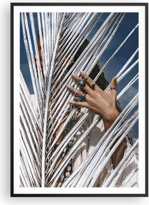 Produktbild von Gerahmtes Poster - Schwarzer Rahmen - Hände Finger Schmuck - 70x100 cm - Wand Bild - Wanddeko - Wandbilder - Kunstposter - Wandposter - Bilderrahmen - Bilder - Kunstdruck - P2BPA70x100-4892