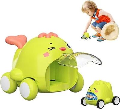 Image de Draisine électrique - Une baleine lance une petite voiture - Interaction entre grand-mère et petit-enfant - Modèle pour garçons et filles.
