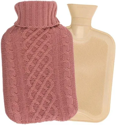 Productafbeelding van Warmwaterkruik 1,7 liter - Gebreide Hoes - Vlechtpatroon - Behaaglijke Warmtedispenser - Herbruikbaar - Veilig en Zacht - Warmwaterfles