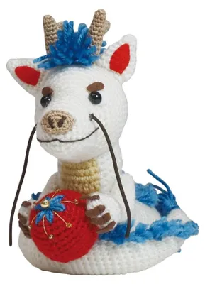 Produktbild von Olympus Amigurumi-Häkelset: Weißer Glücksdrache mit Juwel von Hiromi Fukumura