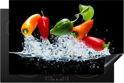 Obrázek produktu pro KitchenYeah® Krycí deska na sporák paprika - černá - zelenina - voda - list, 81x52cm, dekorace do kuchyně, keramická krycí deska na sporák, krycí deska na varnou desku
