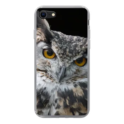 Produktbild von MuchoWow® Handyhülle Schutzhülle Hülle für iPhone SE 2020 Porträt einer braunen Eule auf schwarzem Hintergrund Silikon Softcase Handy Hülle - Kartenbesitzer