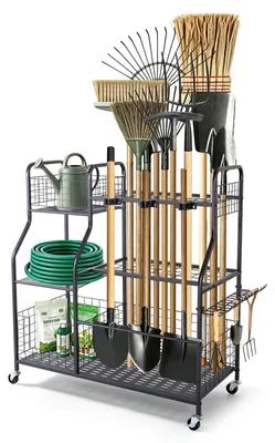 Image de Support pour outils de jardin VEVOR, dimensions 1050x435x1005 mm, chariot de rangement avec roulettes, couleur noire. Étagère de rangement pour garage, remise ou jardin, organisateur en acier pour balais, avec 3 compartiments de rangement, crochets et fentes à double couche