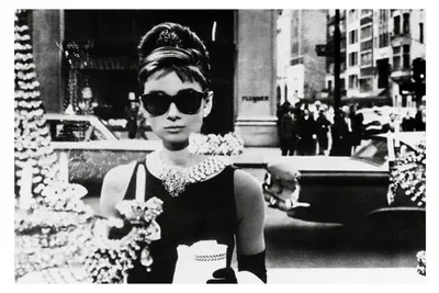 Image de Audrey HEPBURN - Window - 61x91,5cm - Affiche Poster
