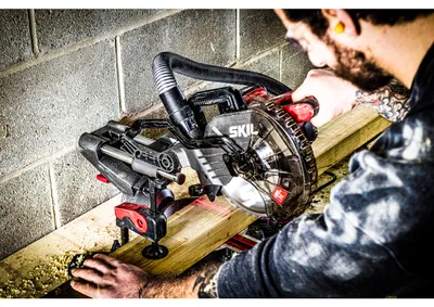 Image de Skil BT1E3590AA, Scie à onglet sans fil 20V 216 mm, sans batterie