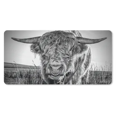 Produktbild von MuchoWow® Schreibtischunterlage Schottischer Highlander - Schwarz und Weiß 80x40 cm - XXL Mauspad - Gaming Mauspad