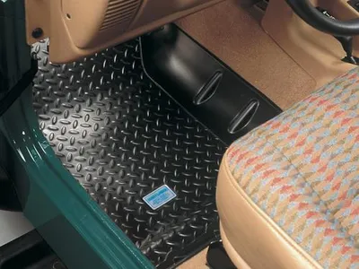 Produktbild von Fußmatten vorne Gummi Fußraumwanne schwarz Jeep Wrangler YJ 87-95