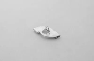 Immagine prodotto di CLIP DI SUPPORTO ORIZZONTALE CON FORO PER PENDINATURA 24-26 mm - bianco