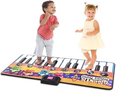 Immagine prodotto di Tappetino musicale Unyqoos® per pianoforte – 8 suoni di strumenti, multicolore, 180 x 74 cm, adatto a bambini dai 3 anni in su, realizzato in plastica, per 1-3 giocatori, necessita di 4 batterie AA