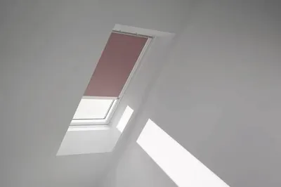 Obrázek produktu pro Zatemňovací roleta na střešní okno VELUX elektrická DML CK02 4578KWL hnědá