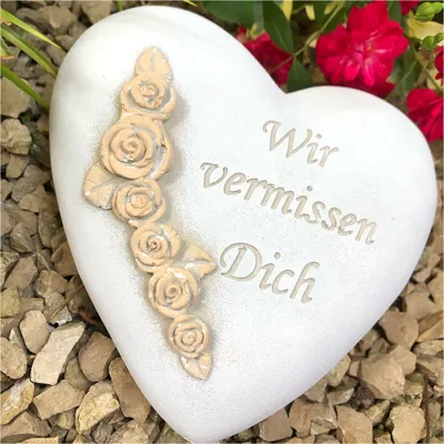 Produktbild von XXL Grabherz Spruch Grabschmuck Grab Herz - Wir vermissen dich - ca.1200g Rosenranke Sand